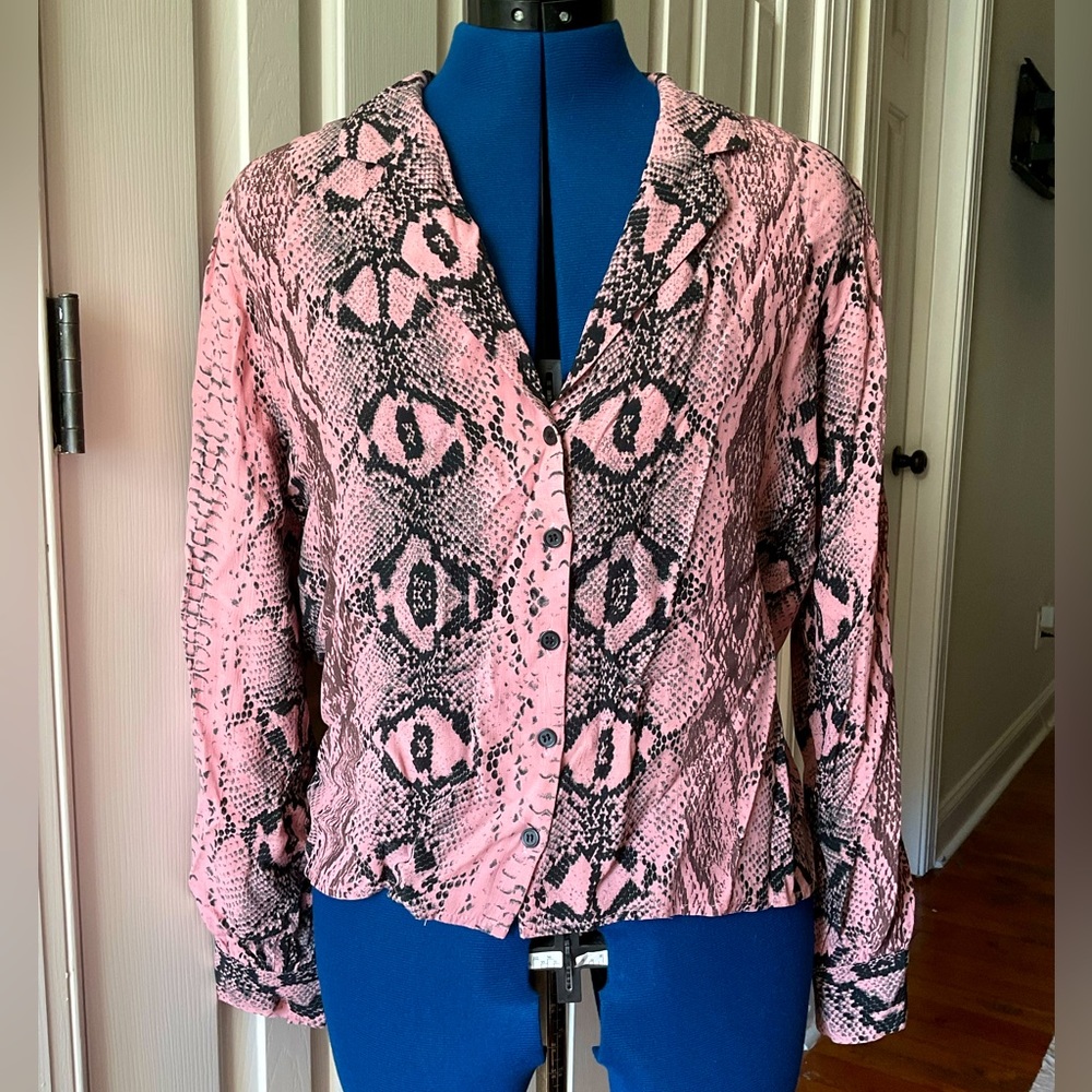 Pink snakeskin Topshop button down size 8
